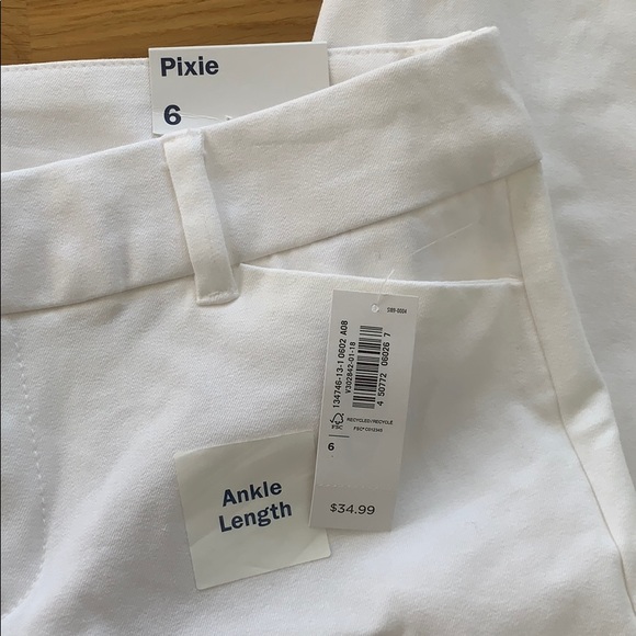 NWT: Old Navy size 6 white skinny ankle pants - Picture 3 of 3